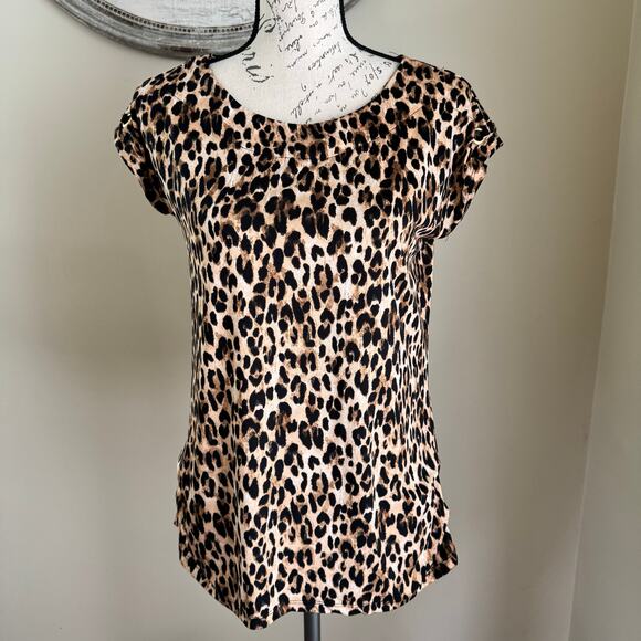 FLT Studio Leopard Print Blouse Women’s Size Small Satin Feel Short Sleeve Top - Picture 2 of 7